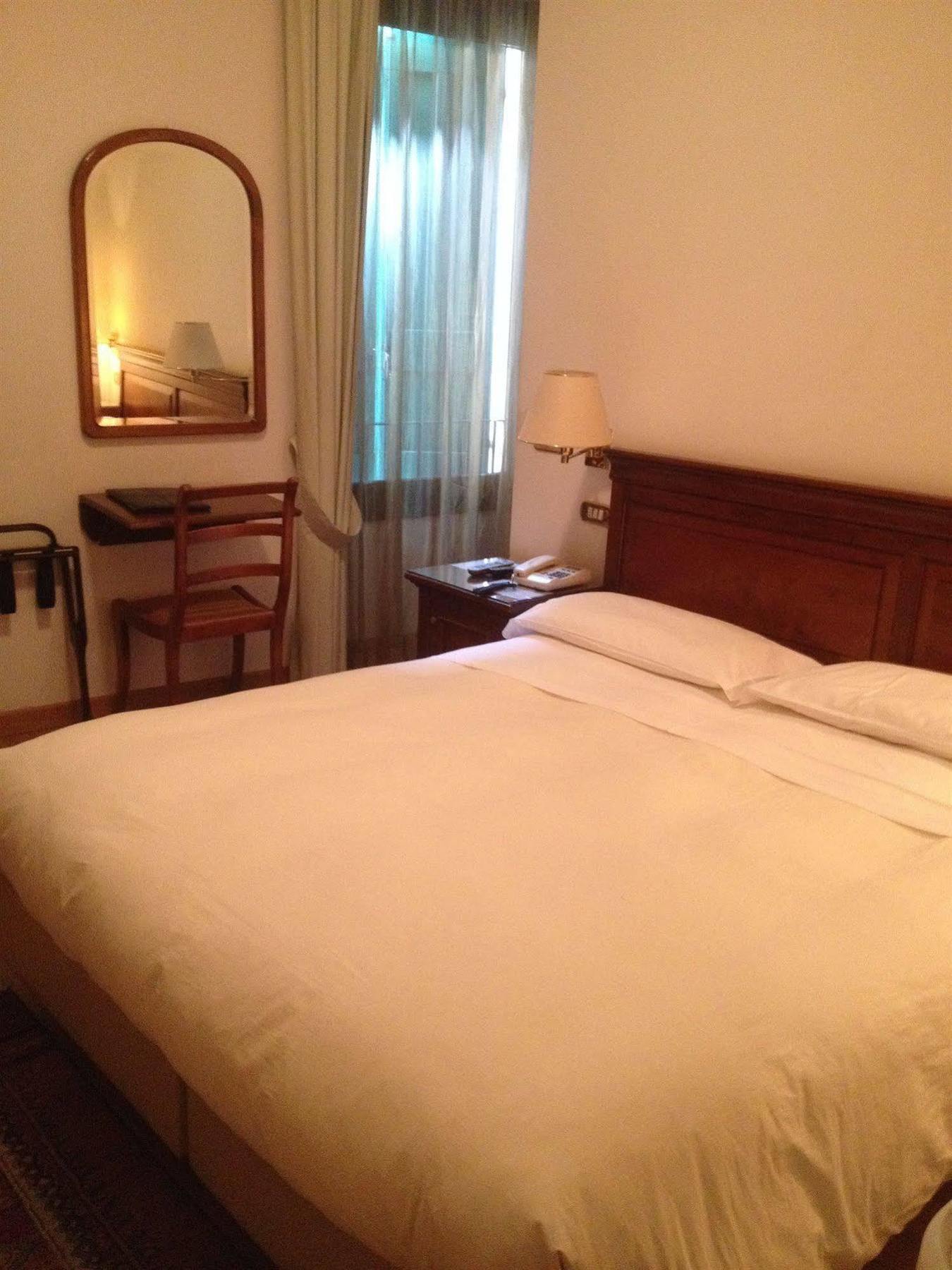 Hotel Al Castello Verona Bagian luar foto
